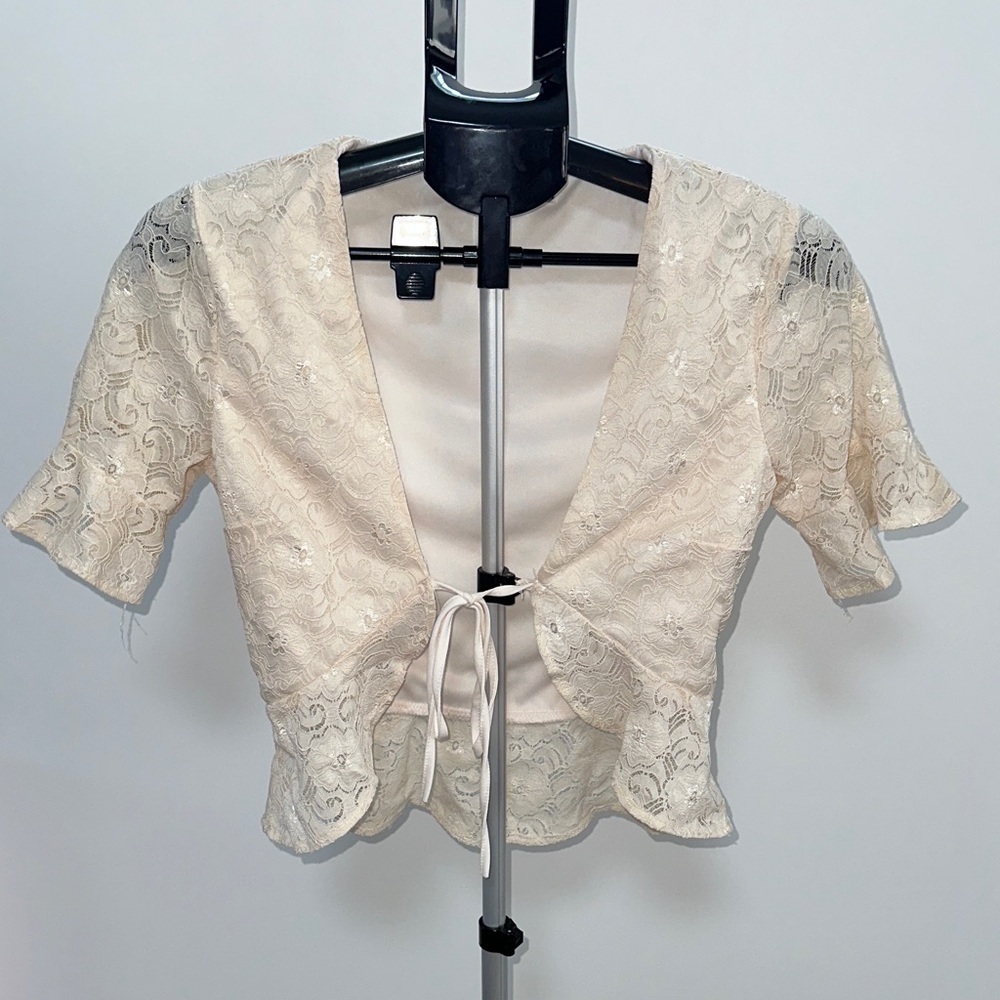 Missguided Cream Lace Tie-Front Blouse